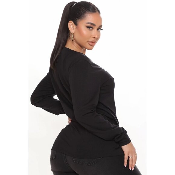 Fashion Nova ✦ IDGAF O’Clock Long Sleeve Top ✦ Black White Graphic Crew Neck - Picture 4 of 4